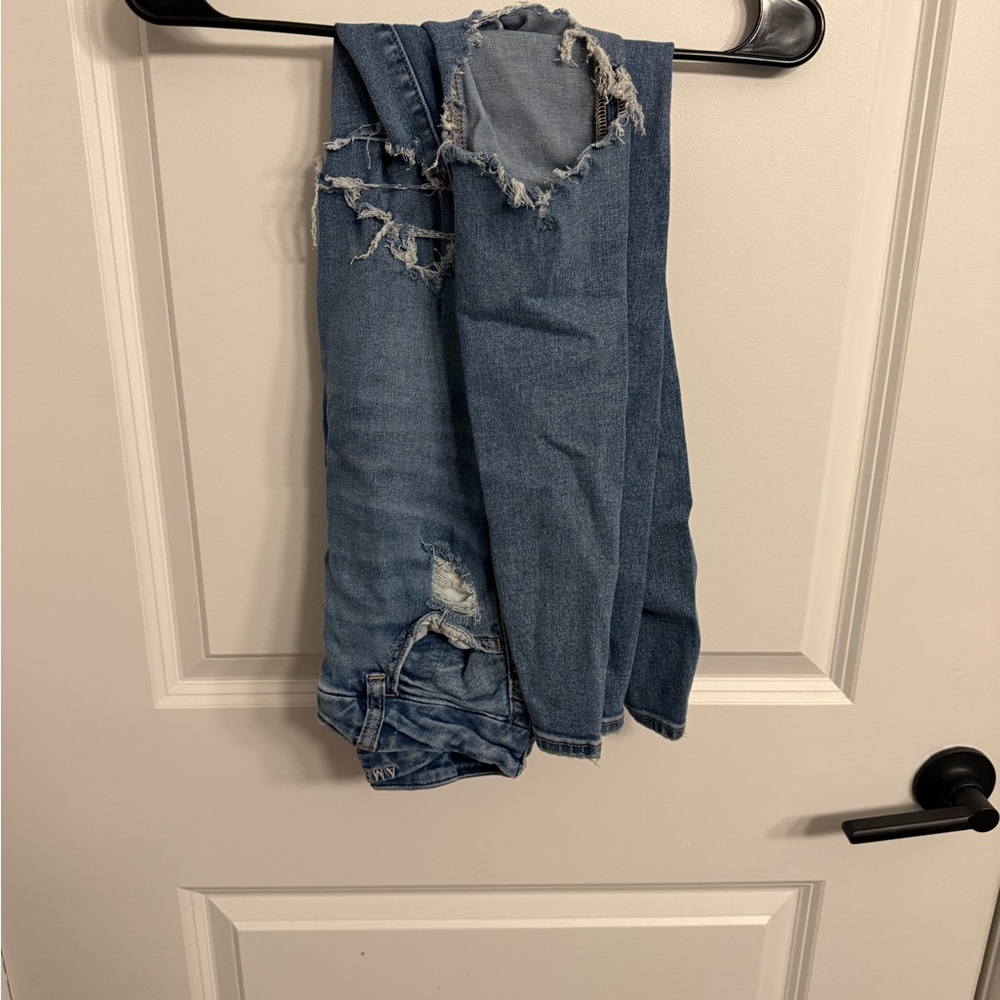 American Eagle Outfitters Blue Distressed Boyfriend Jeans